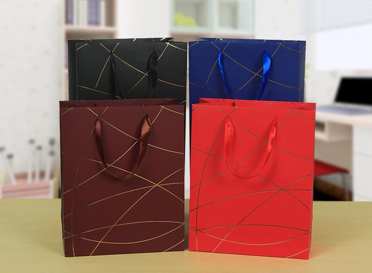 Affordable and Stylish Laminated Gift Bags Wholesale - Perfect for Any Occasion
